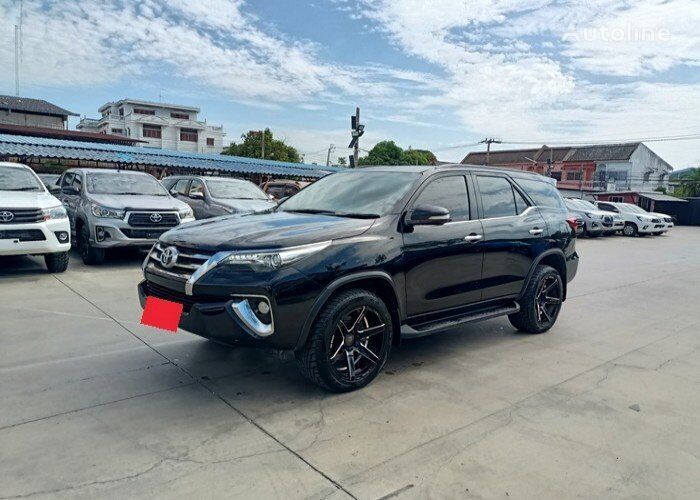 Toyota FORTUNER crossover