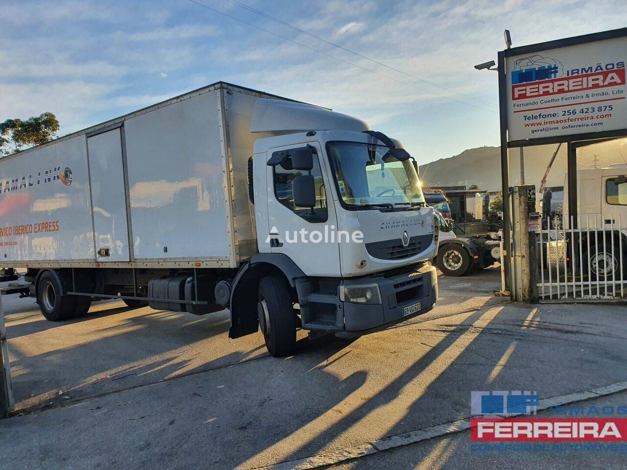 Renault premium lander 320cv box truck