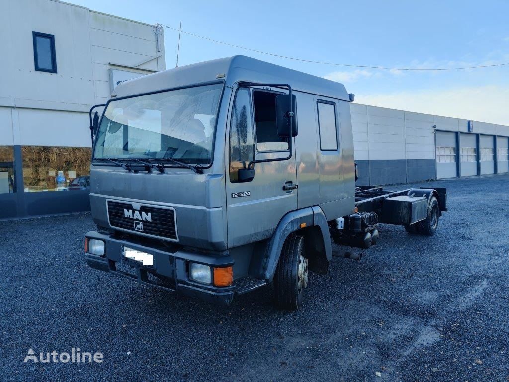 MAN 12.224  chassis truck