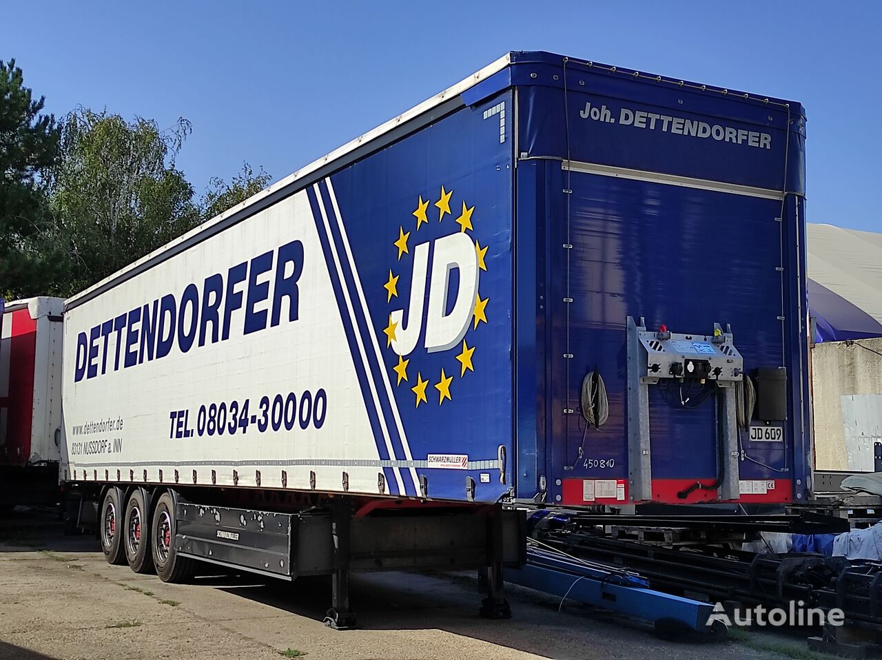 Schwarzmüller XL zertifikat, neue Türen,neue Reifen,Lochrahmen-5830 kg, curtain side semi-trailer