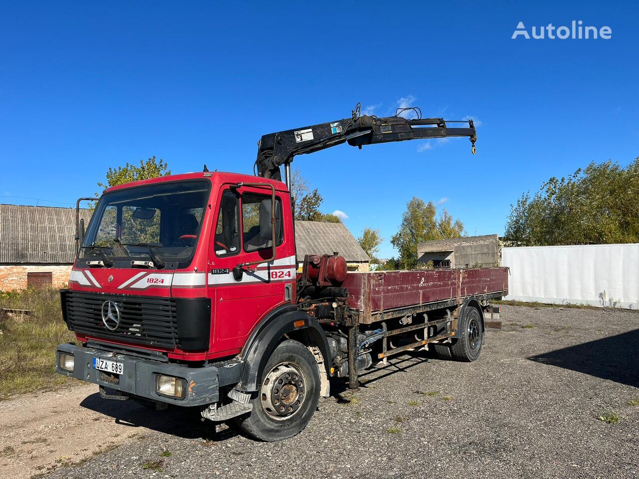 Mercedes-Benz 1824 dump truck