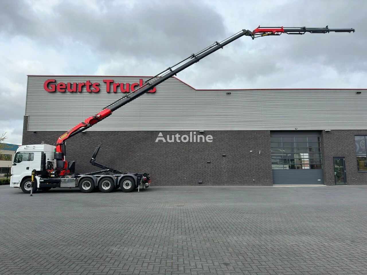 MAN TGS 35.510 8X4 TRIDEM + HIAB HAAKARM + PALFINGER PK 35.502 TEC 5 hook lift truck