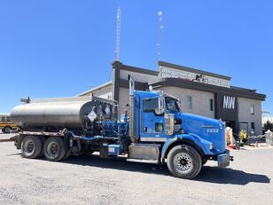 Kenworth T800B combination sewer cleaner