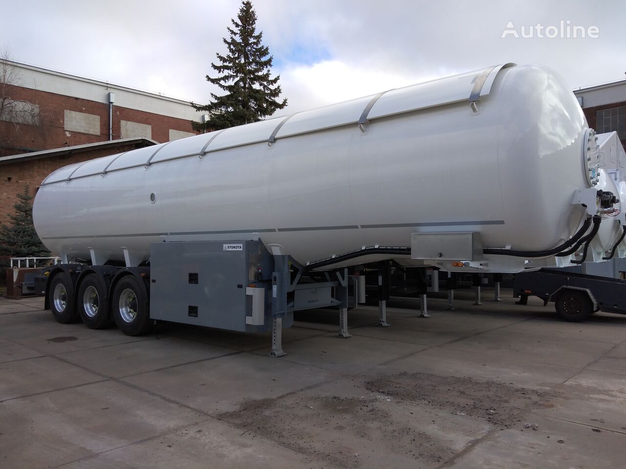 new Stokota gas tank trailer