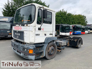 Camion porteur Man DF Dépanneuse 22.215 DHN 6x4 ORIGINAL blanc occasion -  Saint-maur, Indre 36 - n°4728938