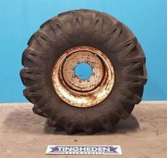 Pirelli 23.10 R 26.00 wheel